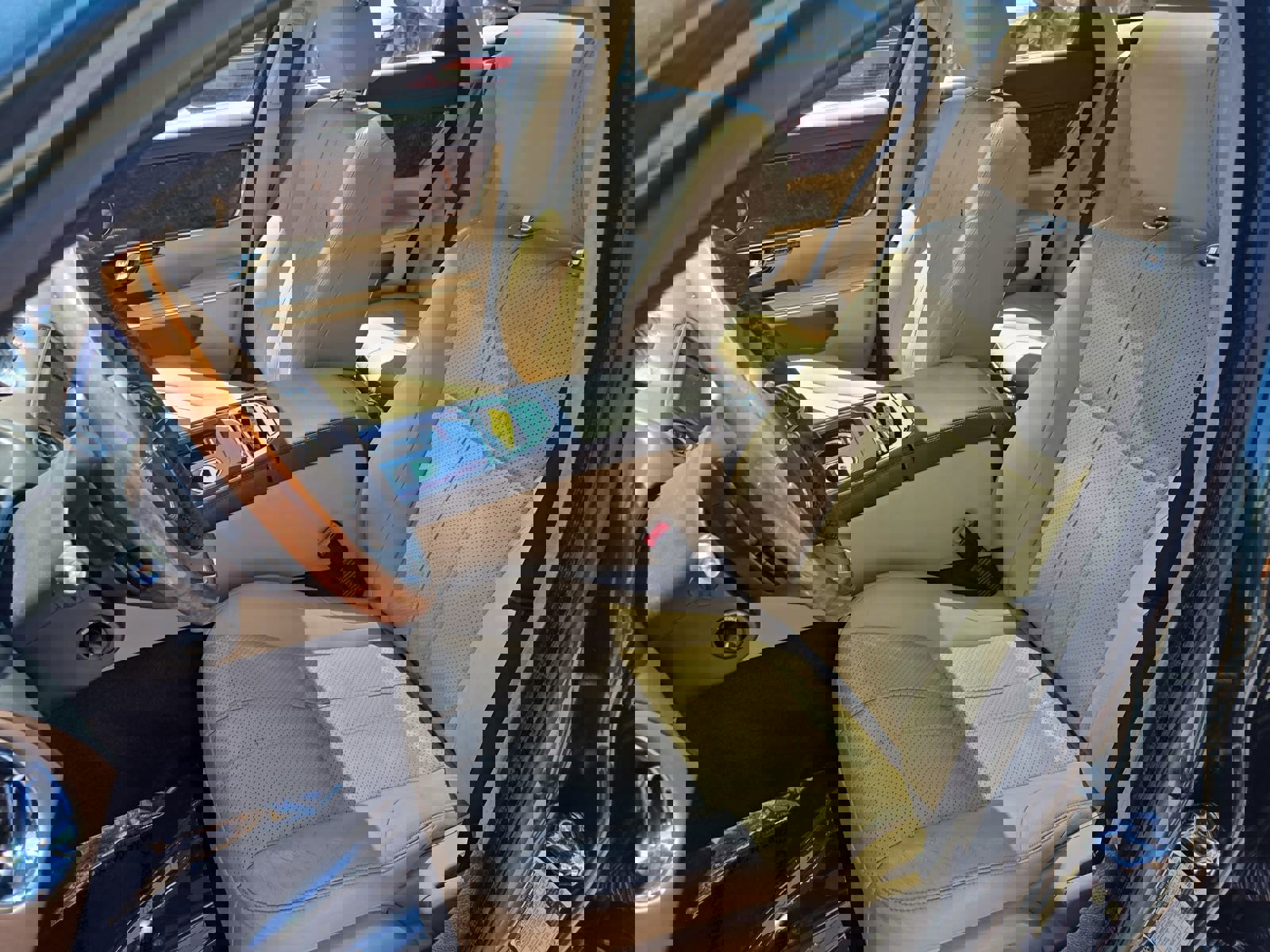 Used 2013 Jaguar XJ image 17