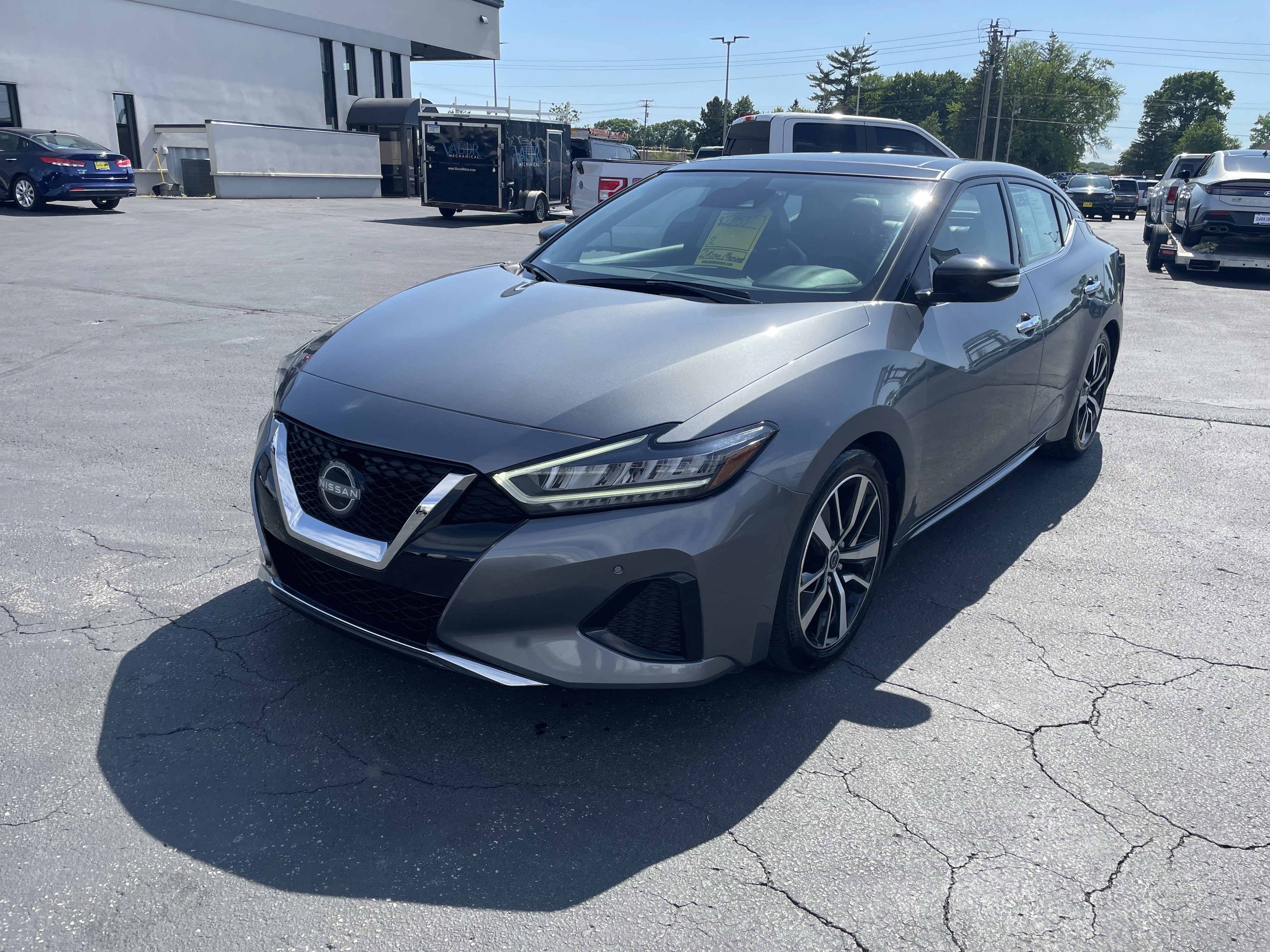 Used 2023 Nissan Maxima SL FWD image 4