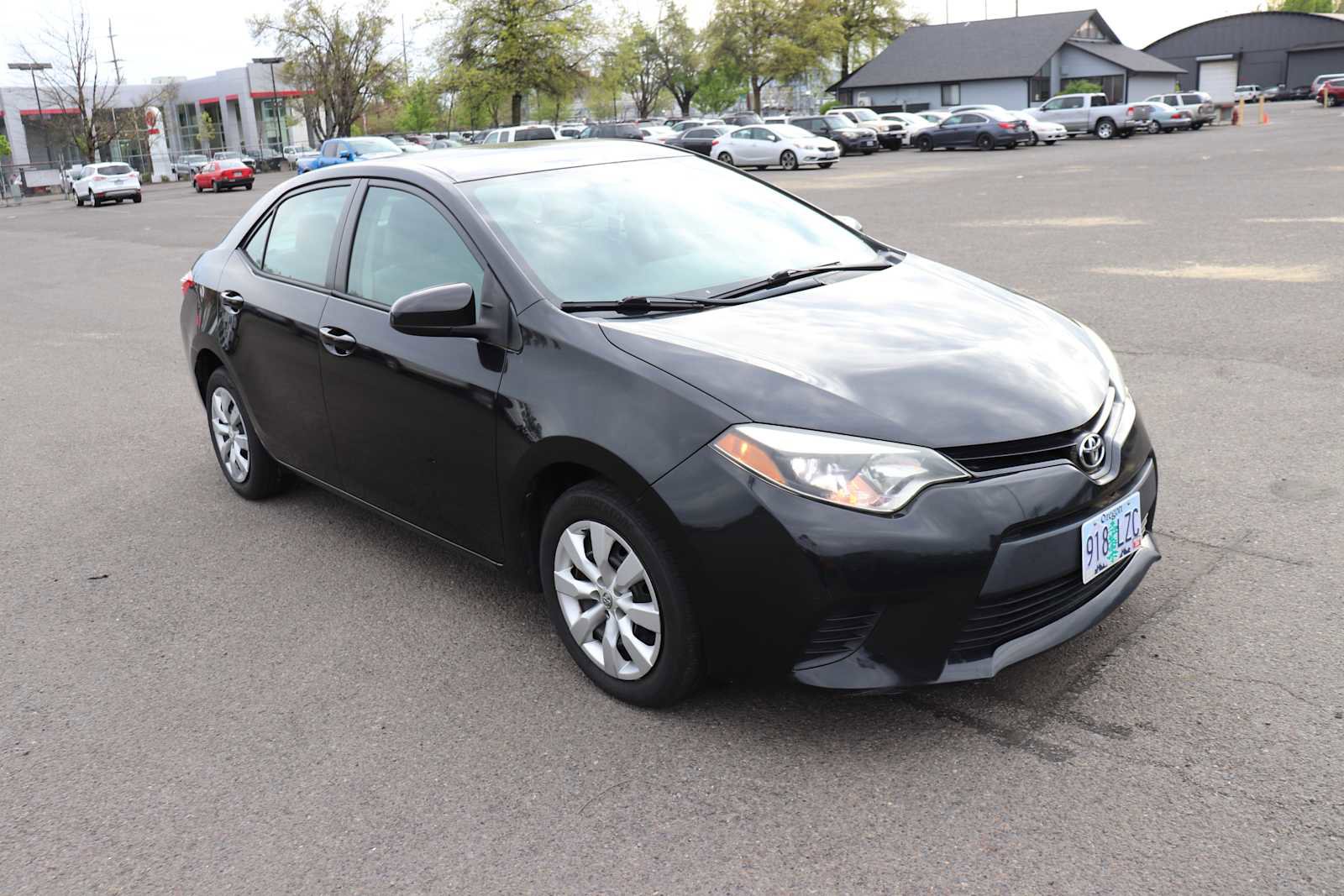 Used 2014 Toyota Corolla LE FWD image 3