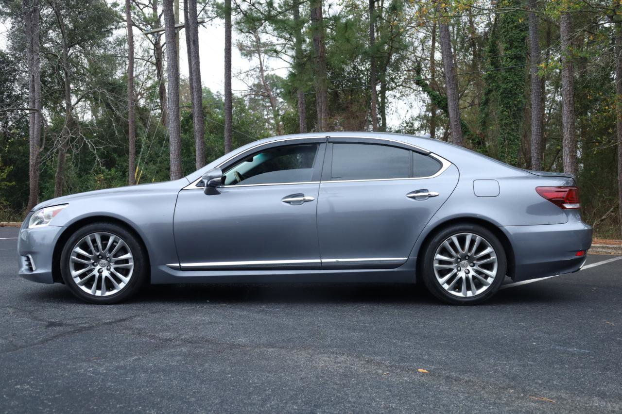Used 2017 Lexus LS 460 w/ Comfort Package image 2