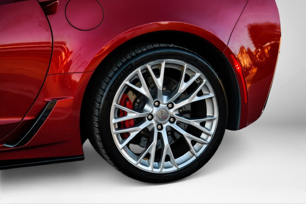 Used 2015 Chevrolet Corvette Z06 w/ 2LZ Preferred Equipment Group RWD image 53