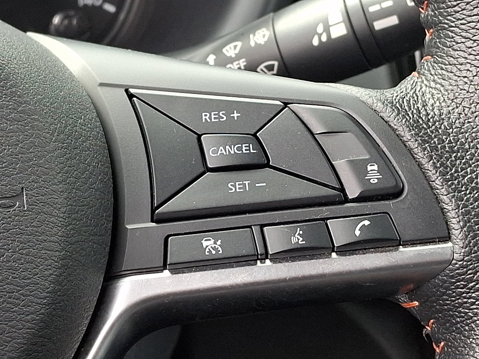 Used 2023 Nissan Kicks SR w/ SR Premium Package FWD image 21