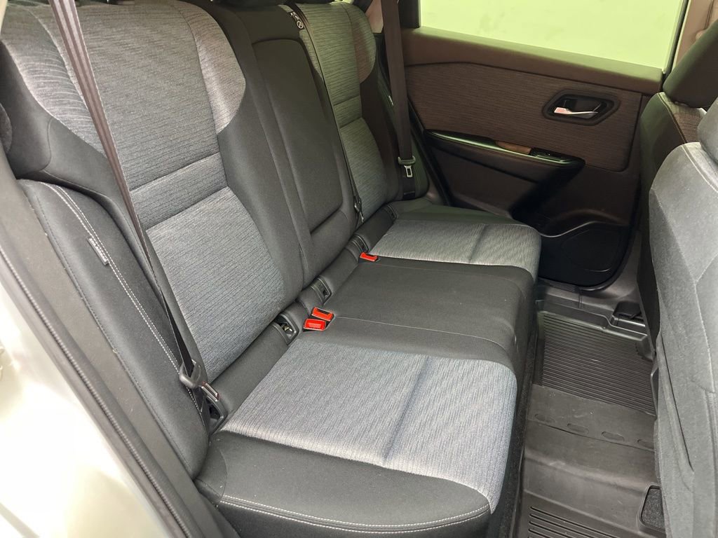 Used 2023 Nissan Rogue SV FWD image 21