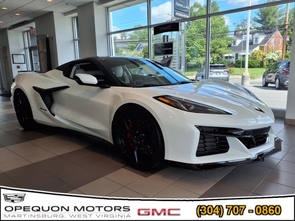 Used 2024 Chevrolet Corvette Z06 RWD image 1