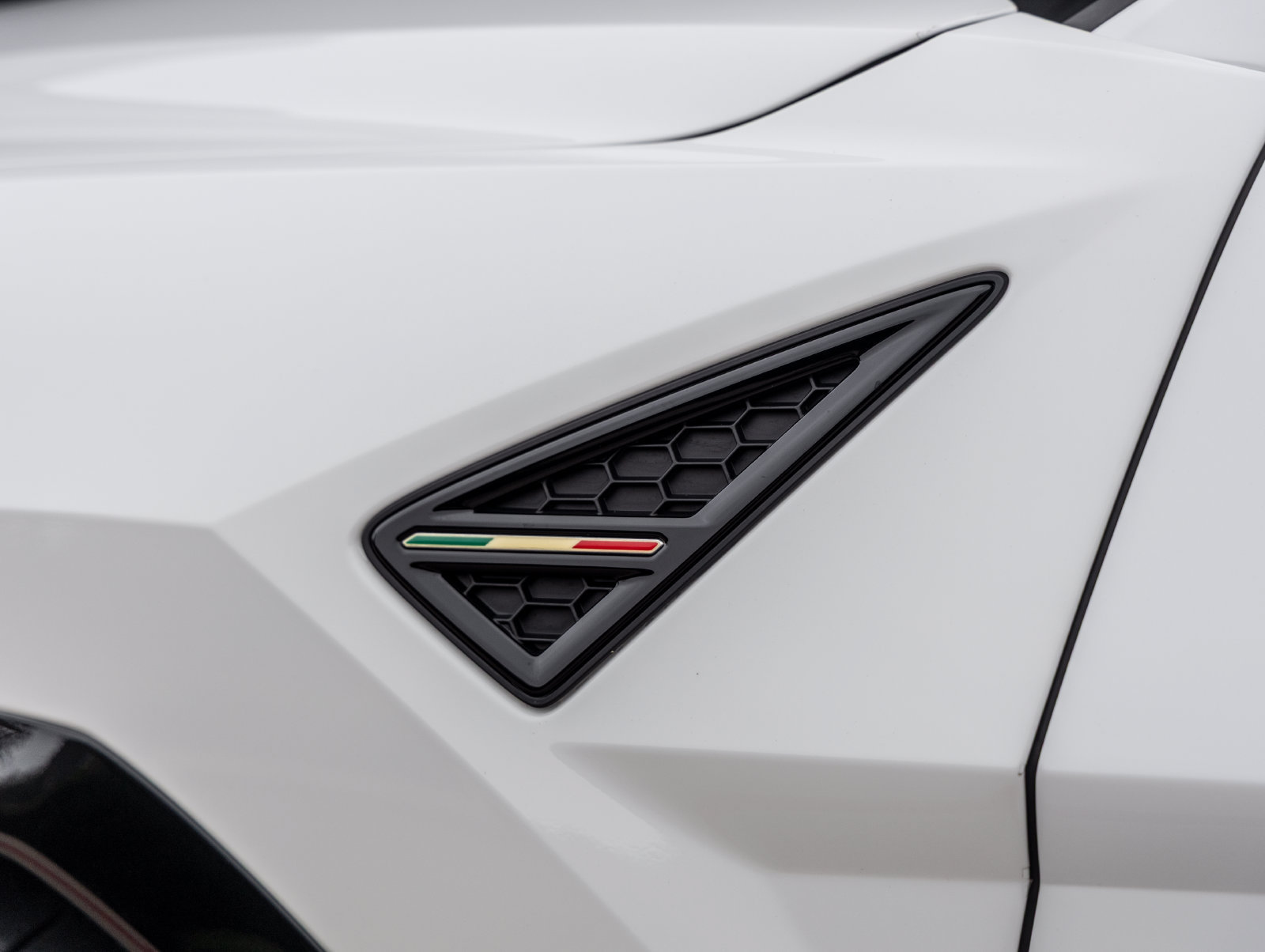 Used 2025 Lamborghini Urus S AWD/4WD image 14