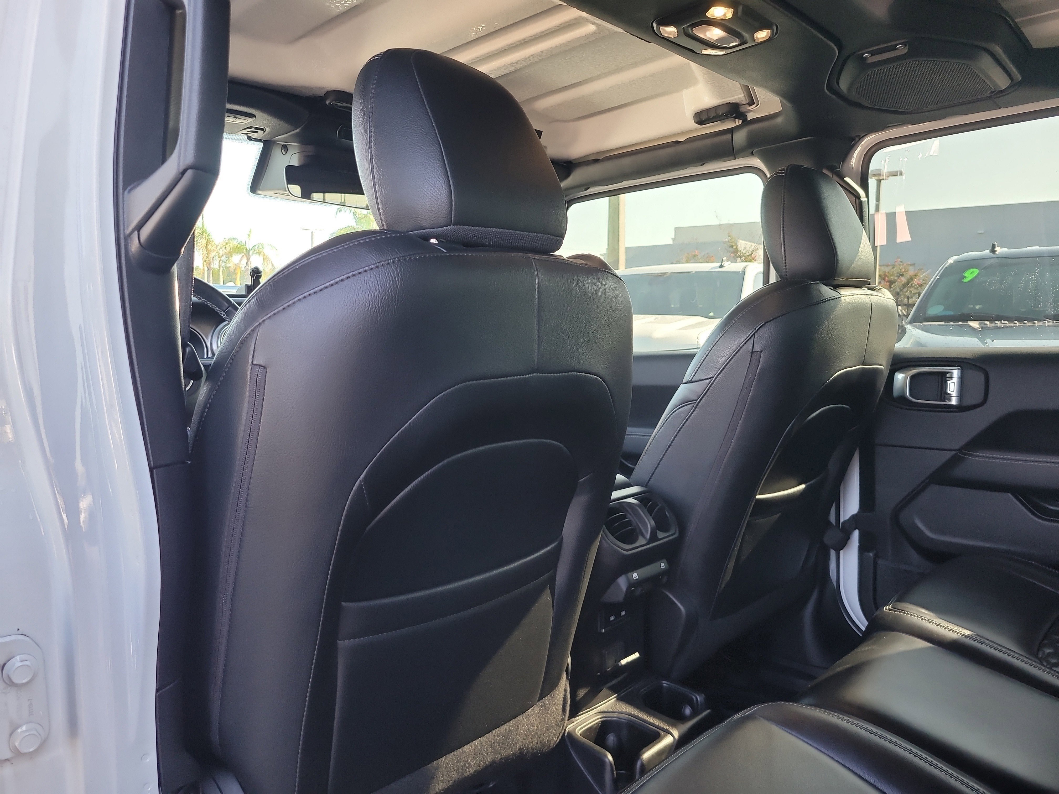 Used 2021 Jeep Gladiator Overland AWD/4WD image 13