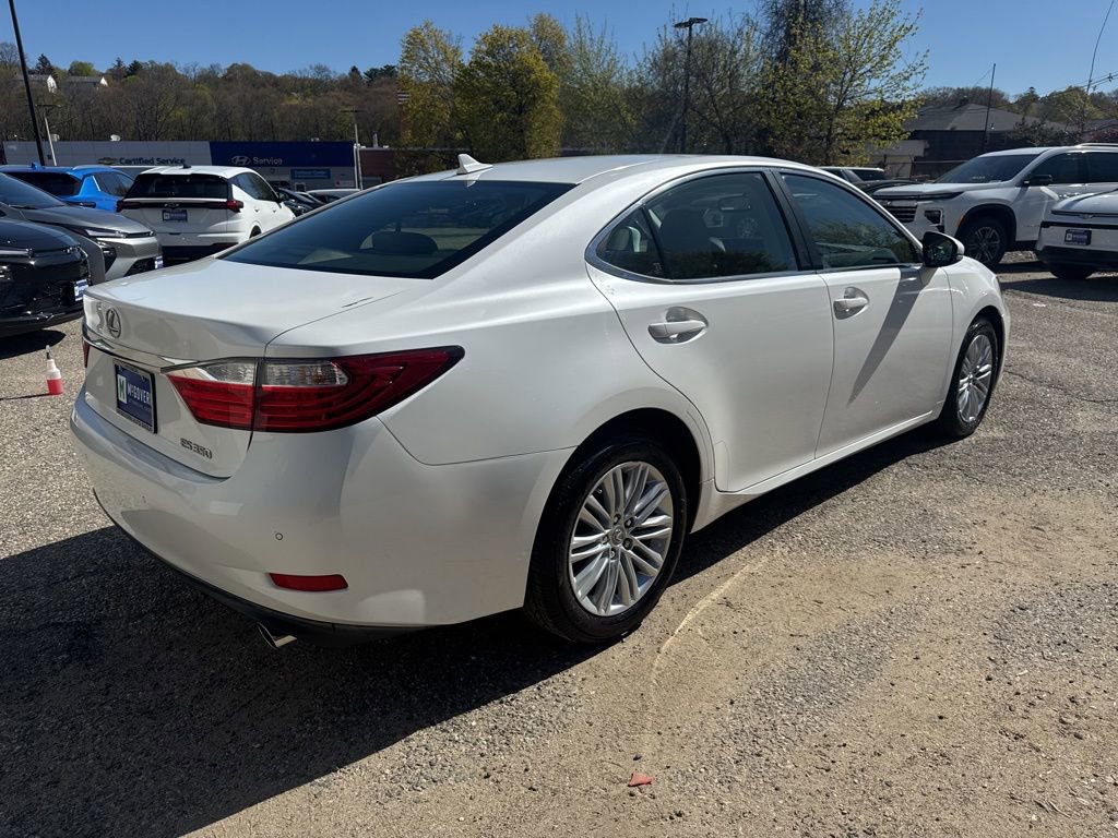Used 2014 Lexus ES 350 w/ Luxury Package FWD image 6