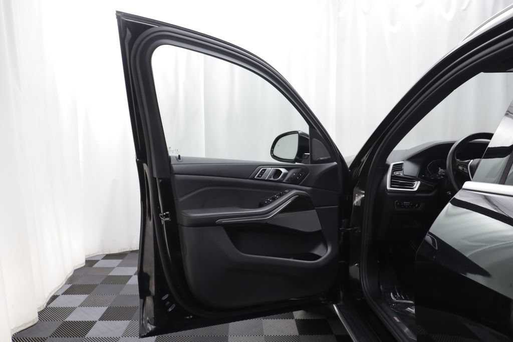 Used 2019 BMW X5 xDrive50i AWD/4WD image 4