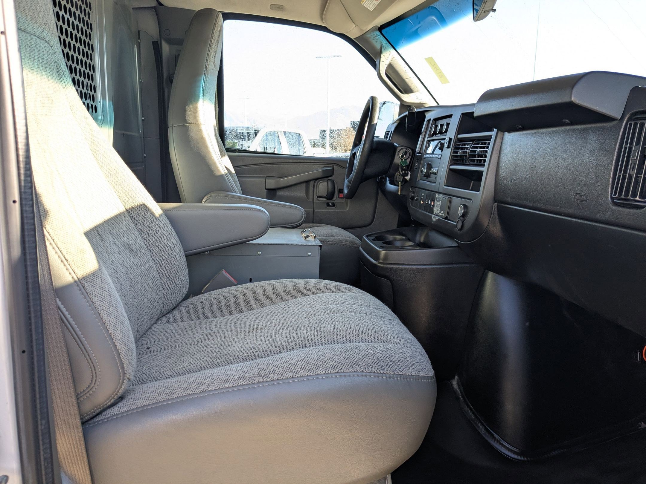 Used 2019 Chevrolet Express 3500 w/ Driver Convenience Package image 19