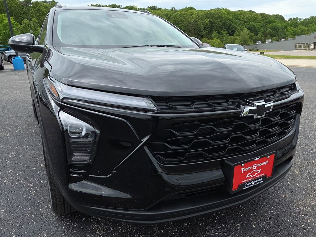 New 2026 Chevrolet Trax LT w/ Sunroof Package FWD image 11