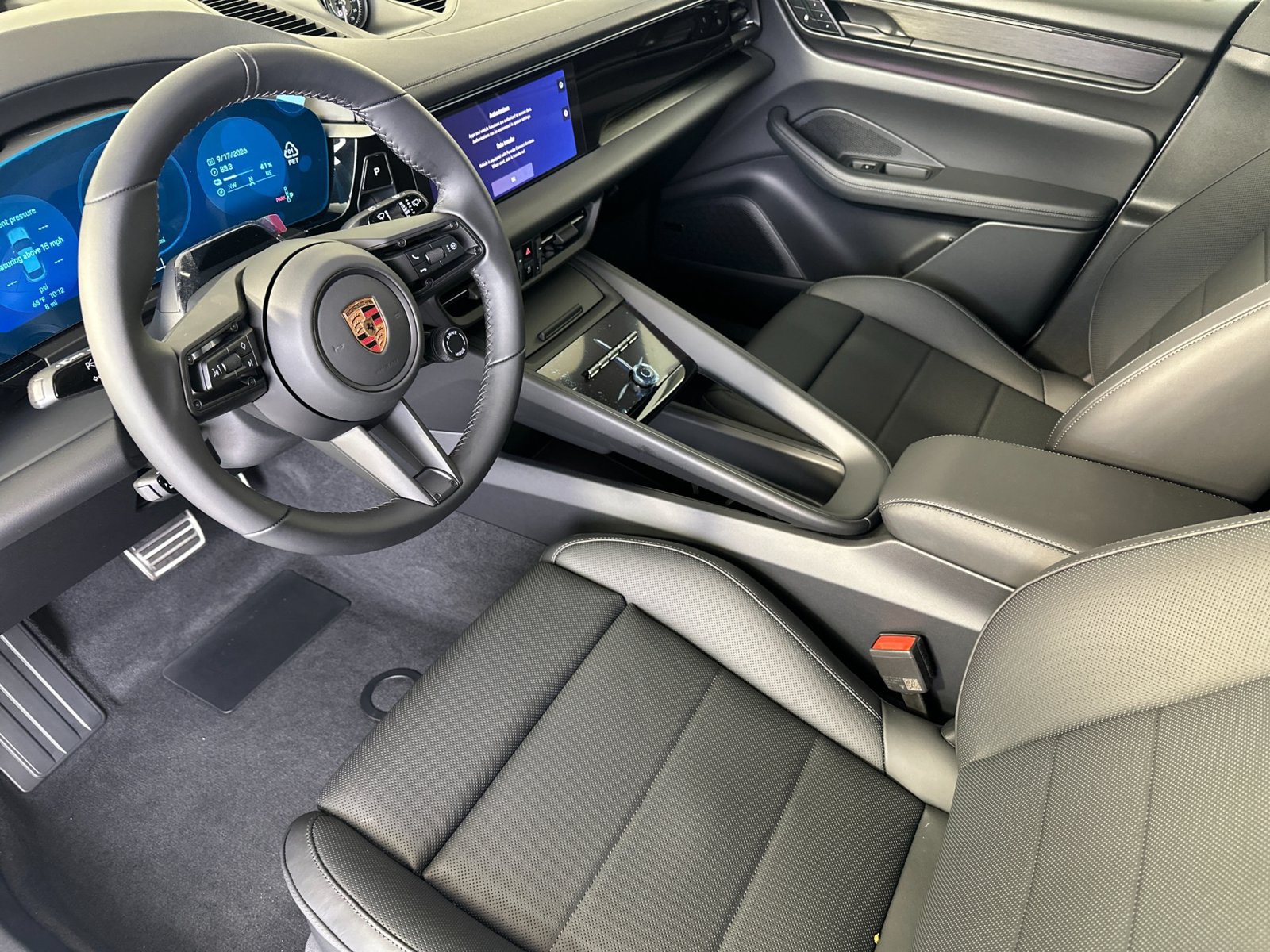 New 2026 Porsche Macan GTS Electric AWD/4WD image 4
