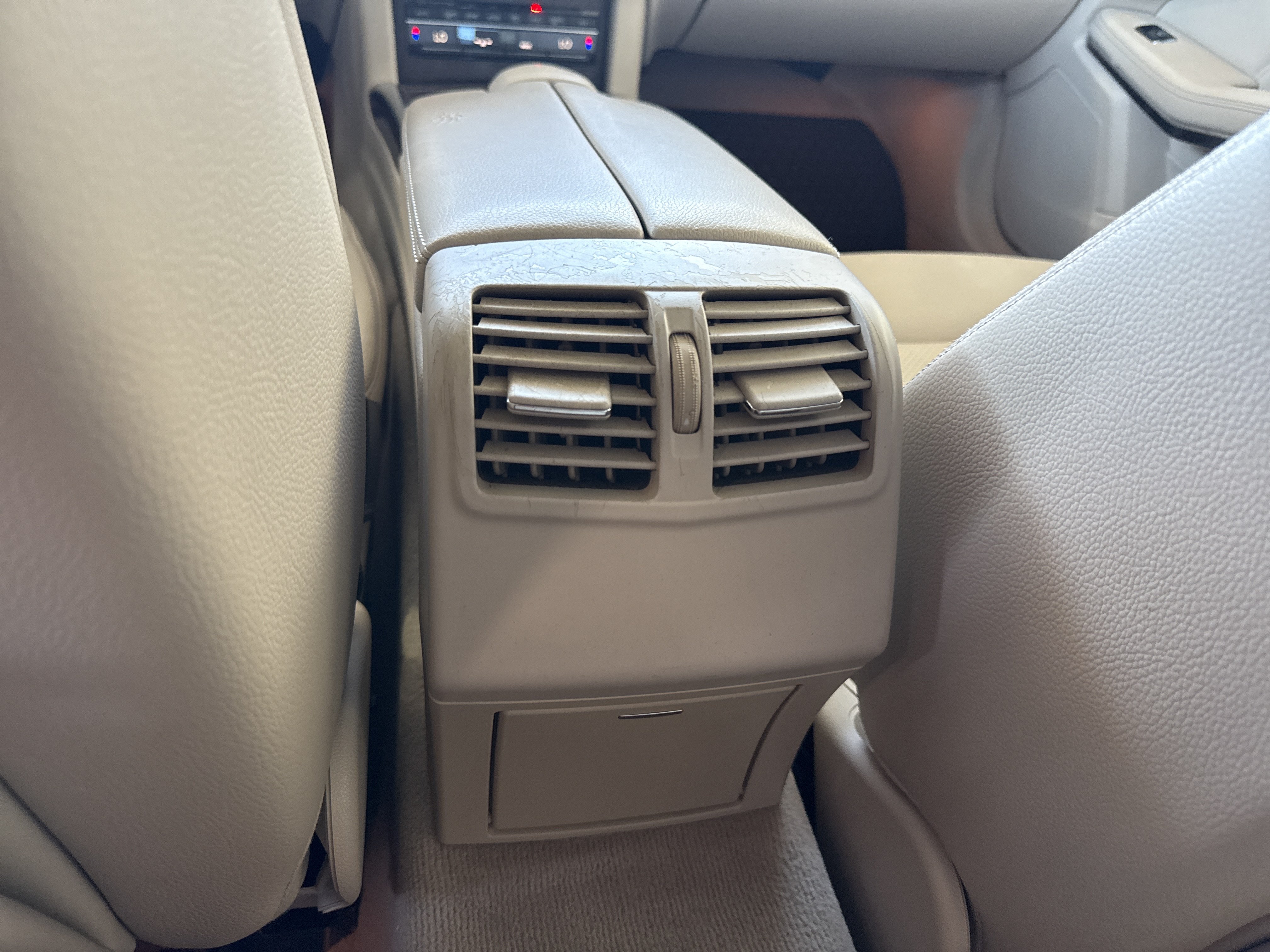 Used 2014 Mercedes-Benz E 350 Sedan image 27