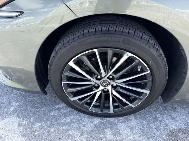 Certified 2024 Lexus ES 350 w/ Premium Package FWD image 10