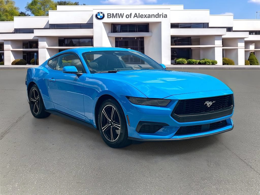 Used 2025 Ford Mustang Coupe RWD image 1