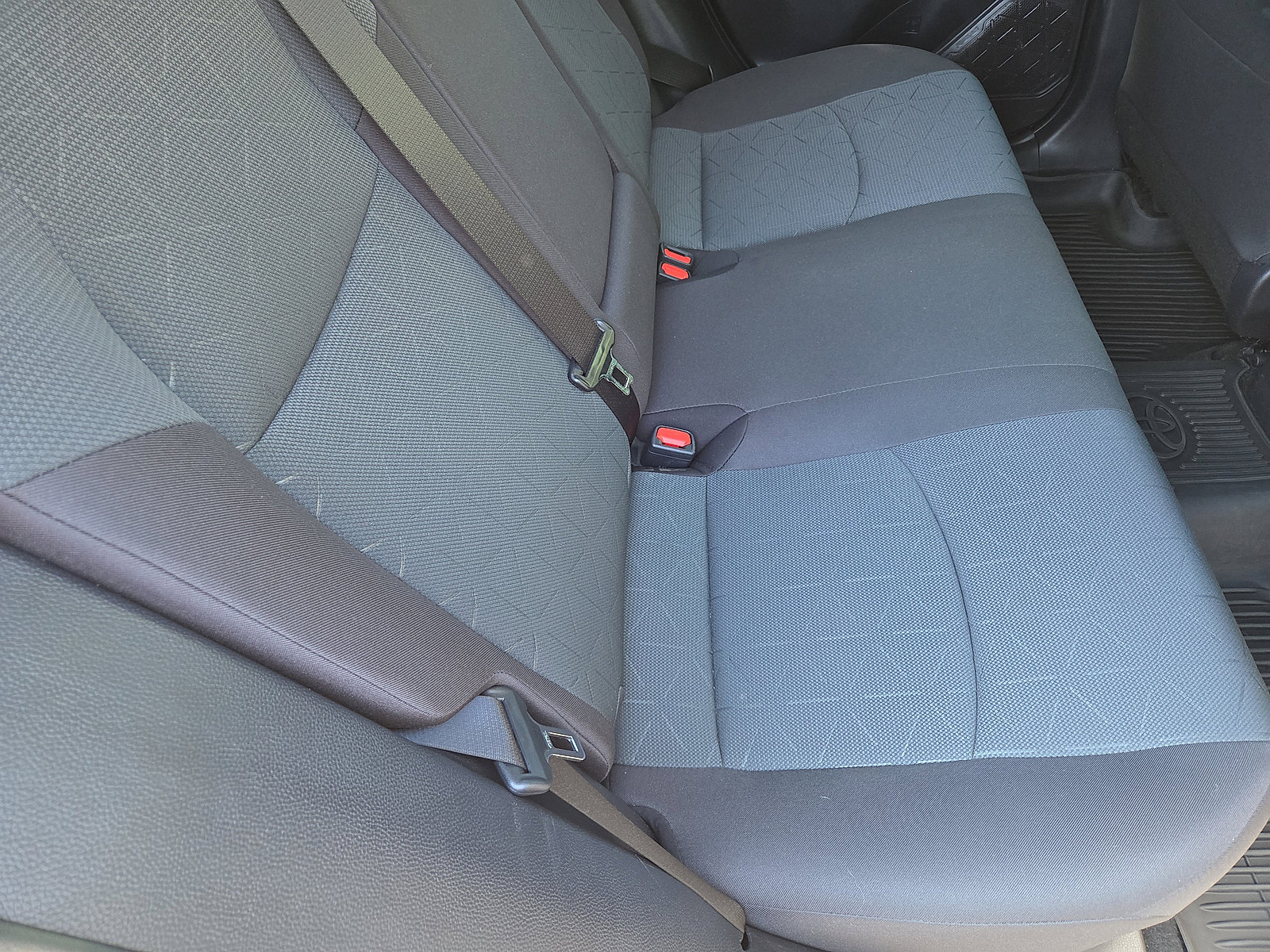 Used 2025 Toyota RAV4 XLE w/ Convenience Package image 20