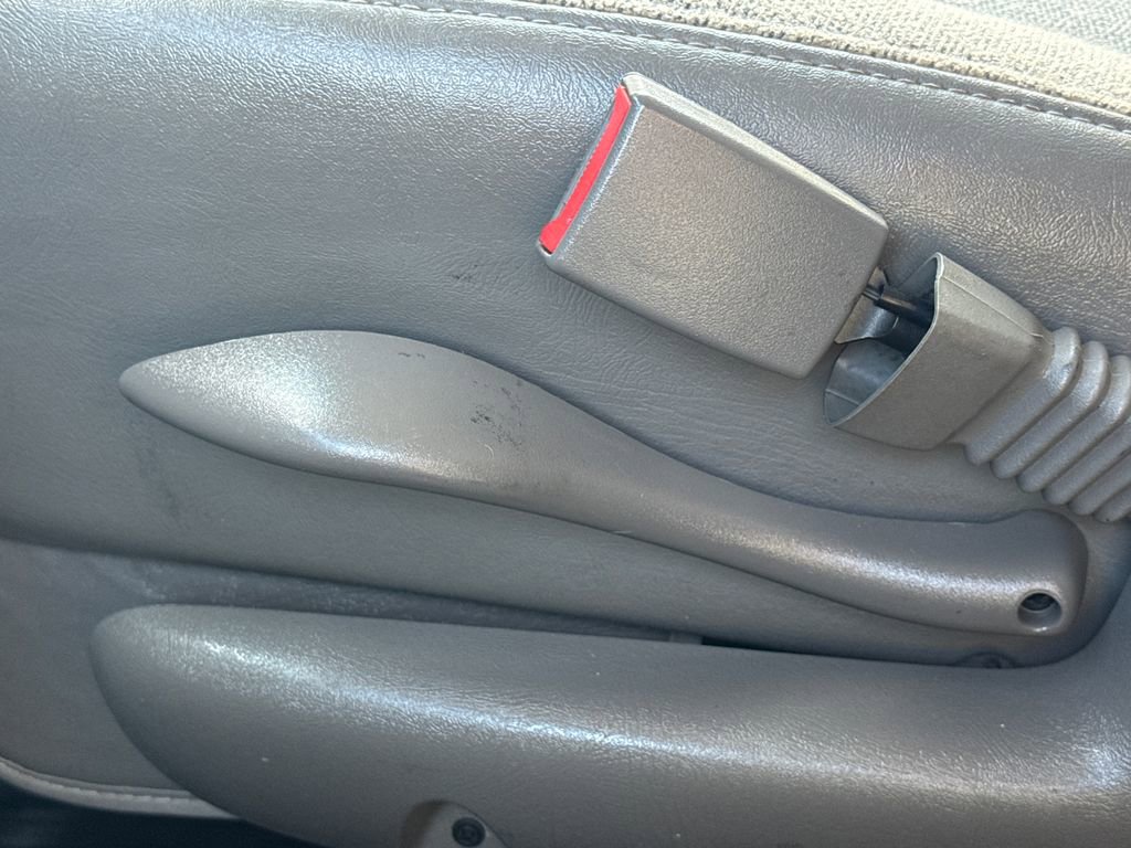 Used 2020 Chevrolet Express 3500 w/ Driver Convenience Package image 14