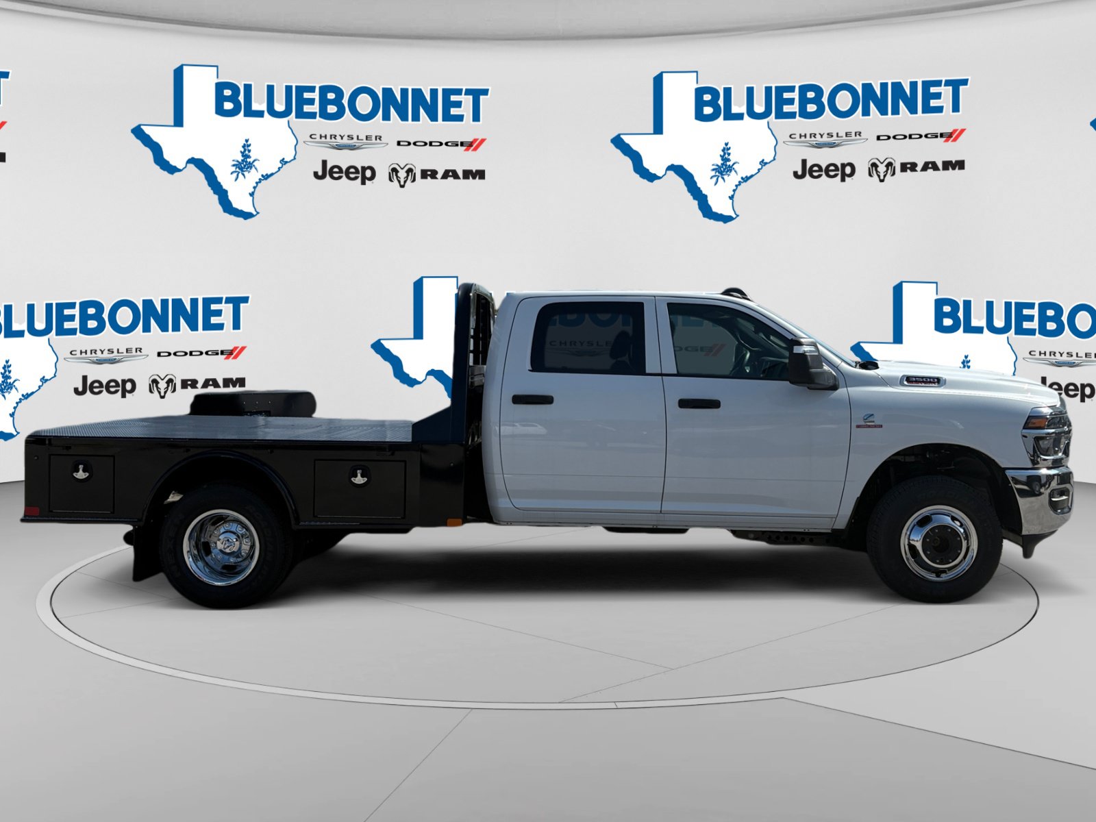 New 2026 RAM 3500 Tradesman w/ Chrome Appearance Group A AWD/4WD image 4