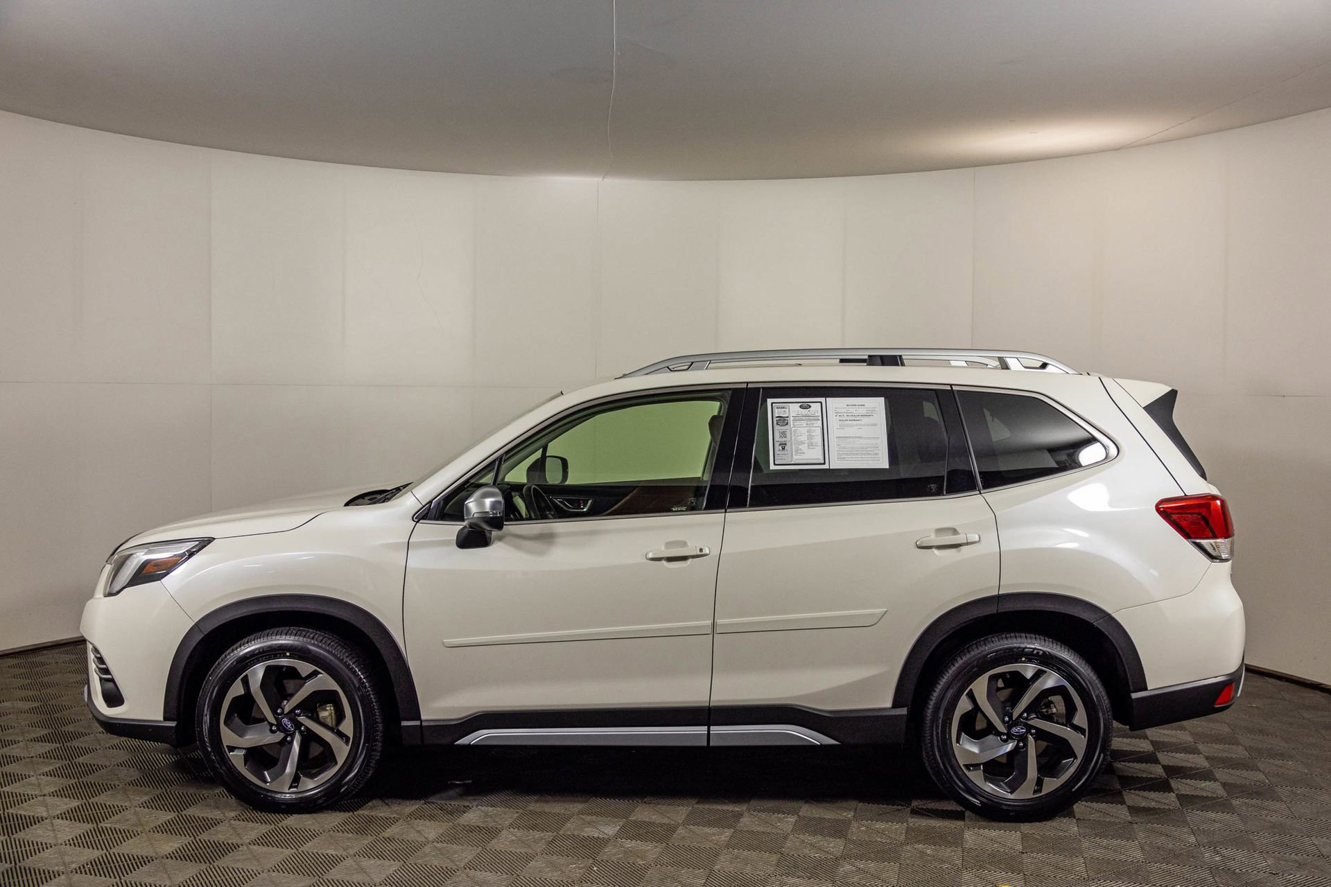 Used 2023 Subaru Forester Touring AWD/4WD image 23