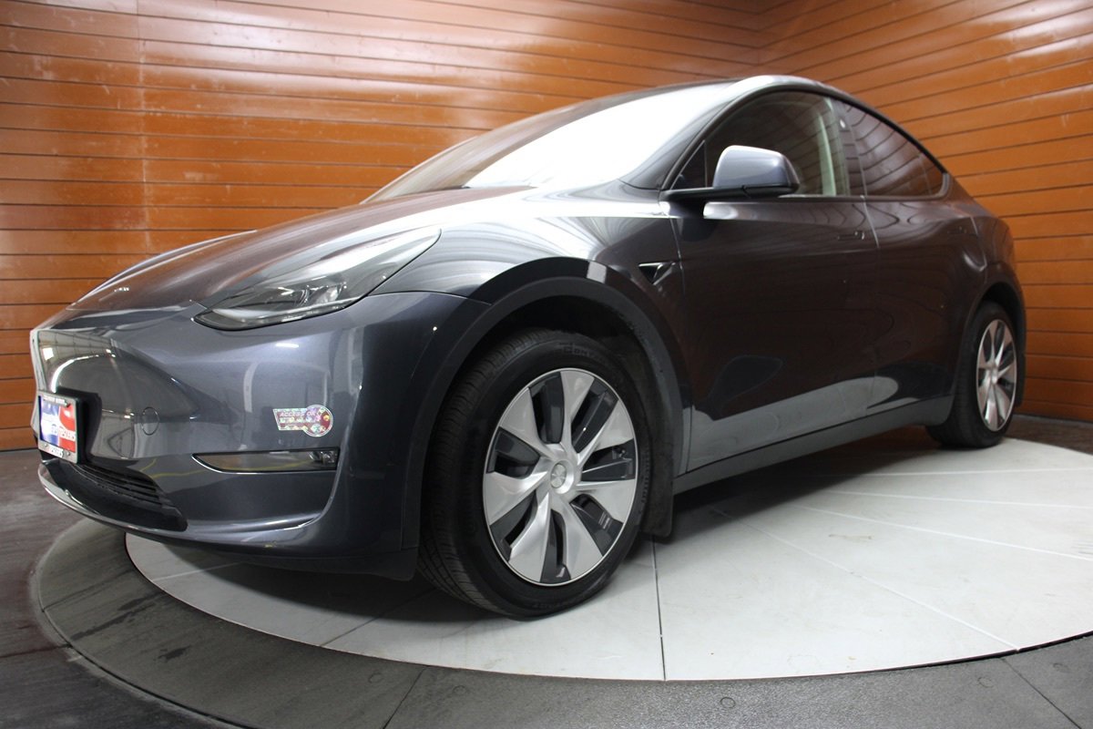 Used 2024 Tesla Model Y Long Range AWD/4WD image 8