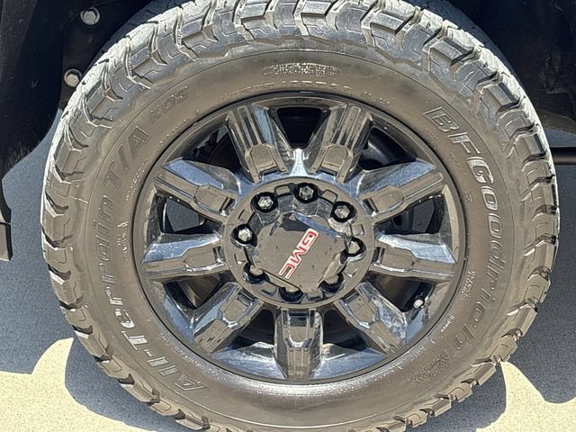 Used 2024 GMC Sierra 2500 AT4 w/ Technology Package AWD/4WD image 10