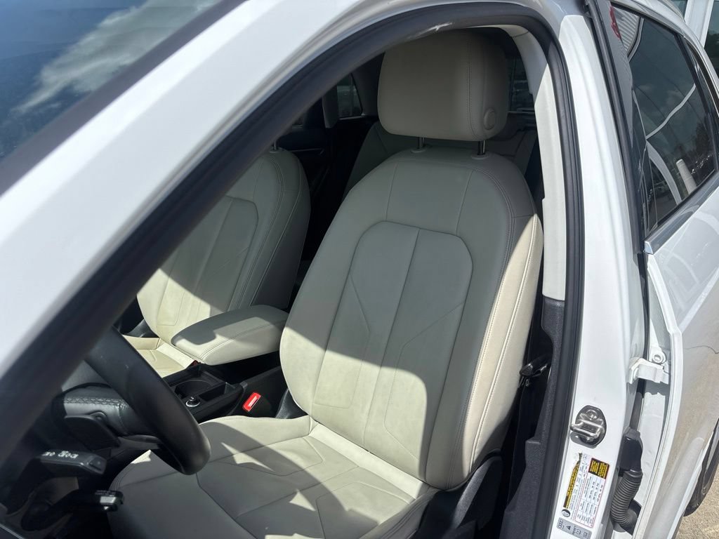 Used 2023 Audi Q3 2.0T Premium AWD/4WD image 24