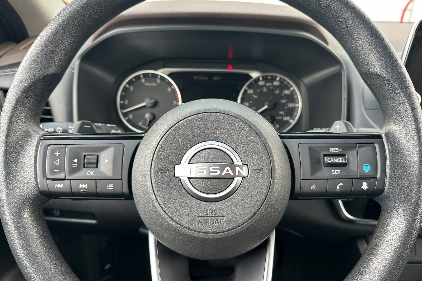 Used 2023 Nissan Rogue SV image 35