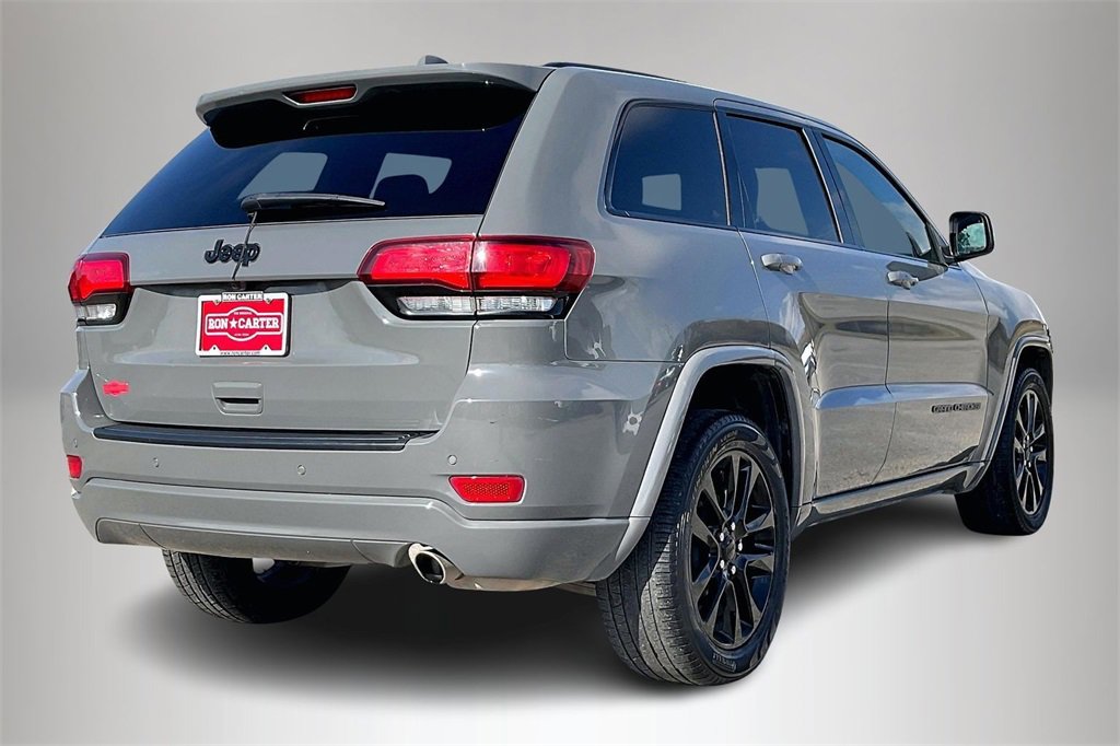 Used 2021 Jeep Grand Cherokee Laredo X image 4