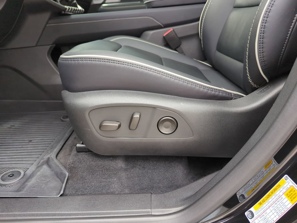 Used 2025 GMC Acadia Denali w/ Super Cruise Package AWD/4WD image 13