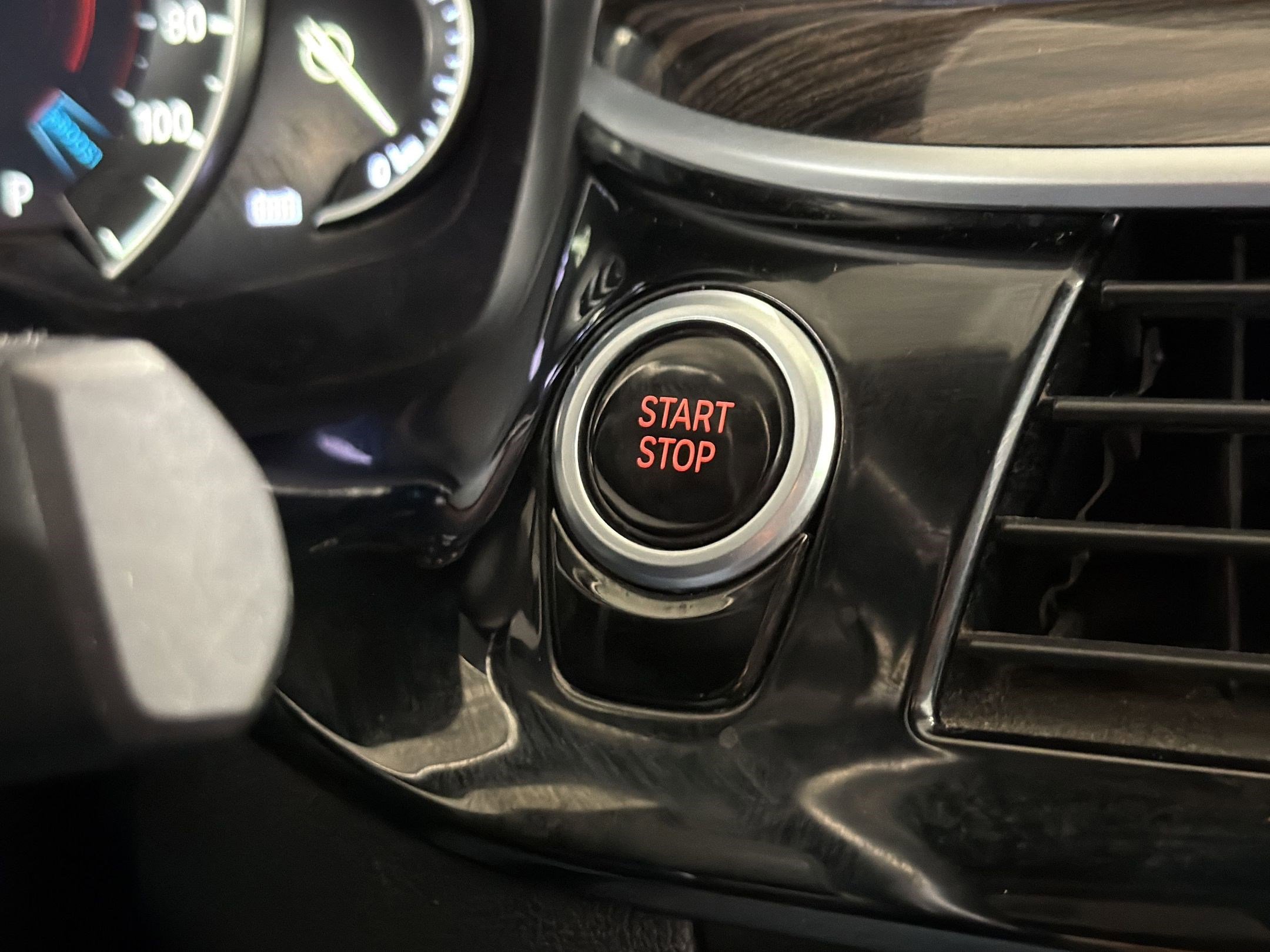 Used 2018 BMW 530e xDrive 530e xDrive iPerformance image 24