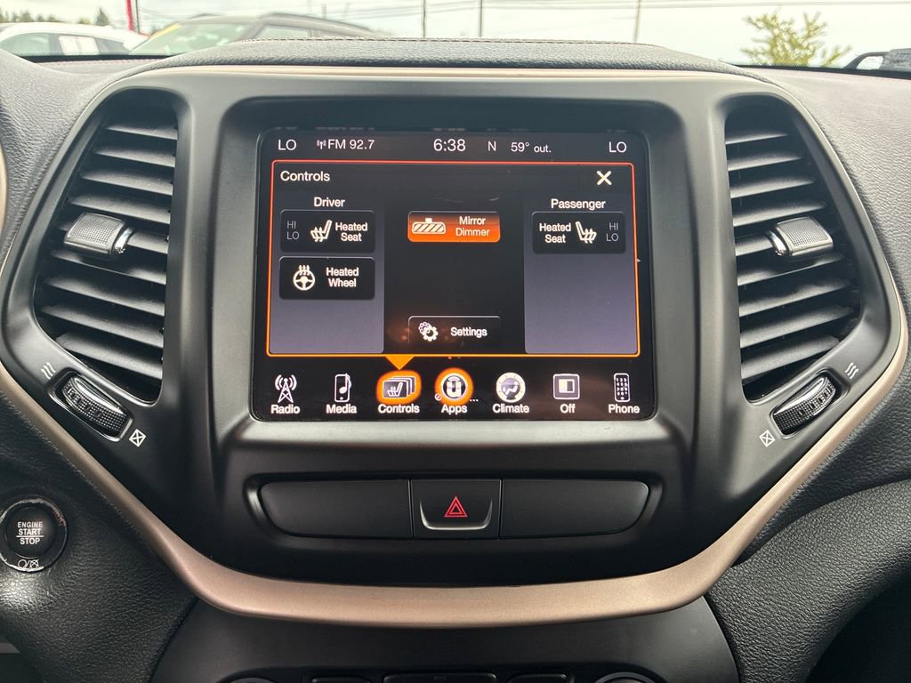 Used 2017 Jeep Cherokee Limited AWD/4WD image 25