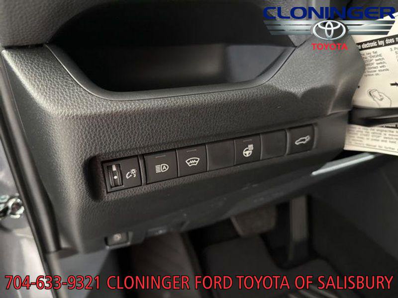 New 2025 Toyota RAV4 SE image 22