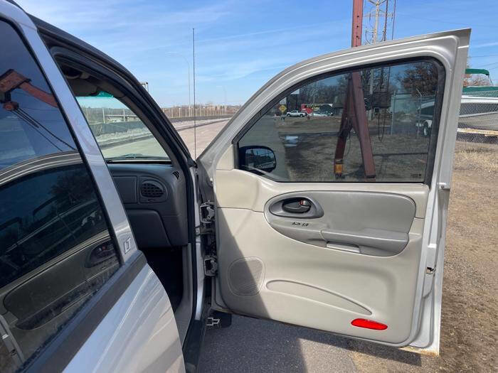 Used 2004 Chevrolet TrailBlazer LT image 32