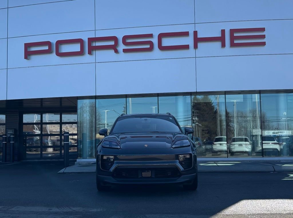 New 2026 Porsche Macan 4 Electric image 23