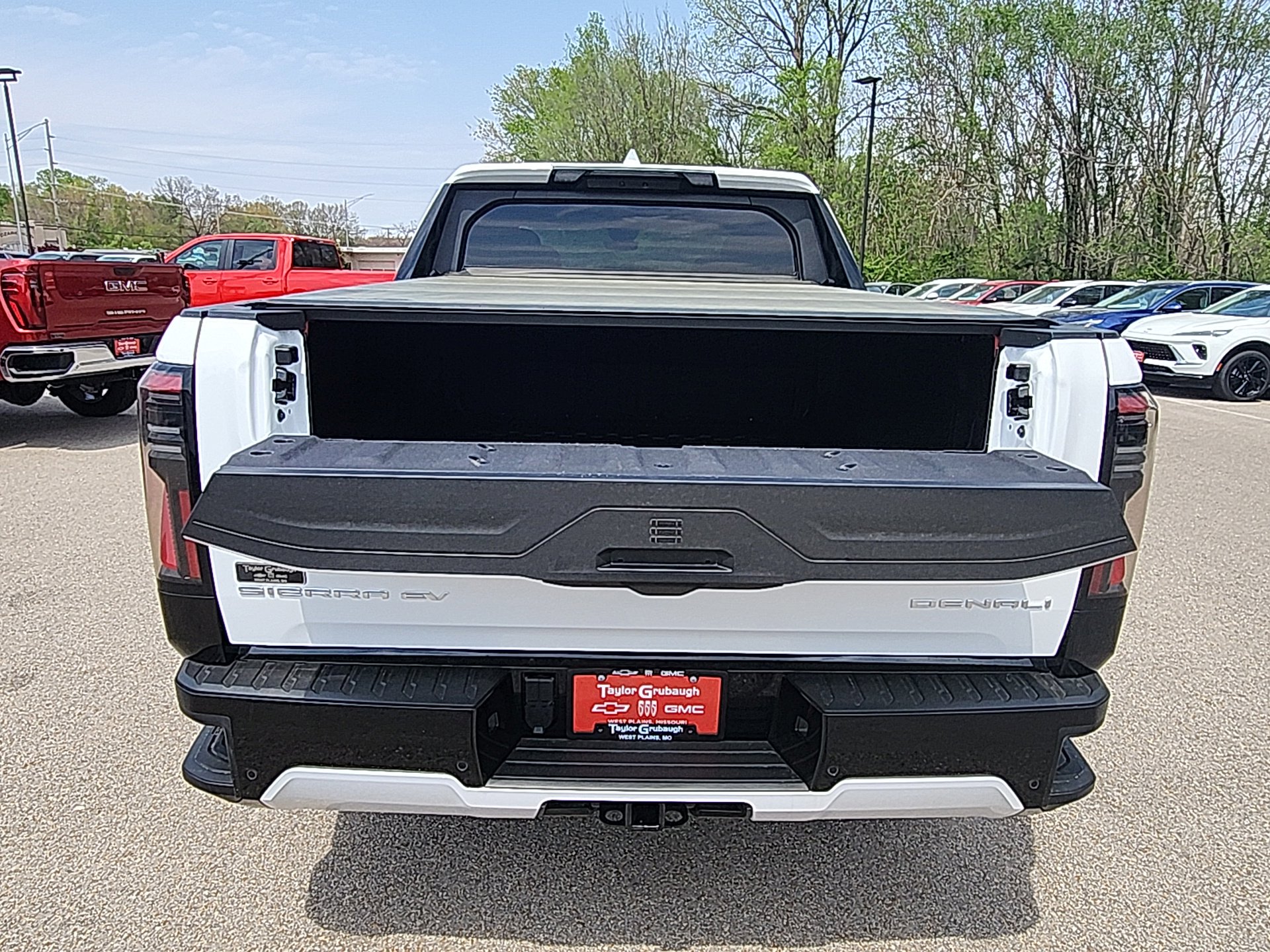 New 2025 GMC Sierra EV Denali image 9