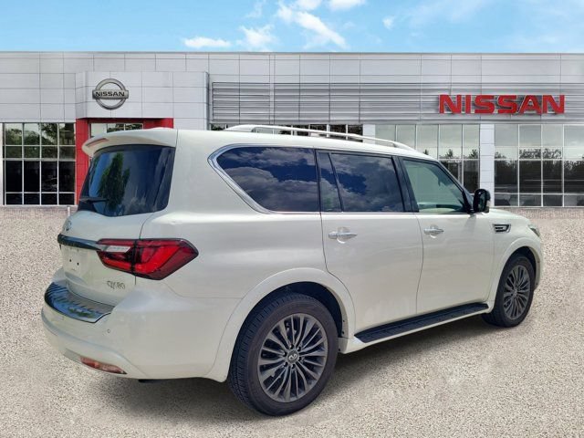 Used 2024 INFINITI QX80 Sensory AWD/4WD image 2