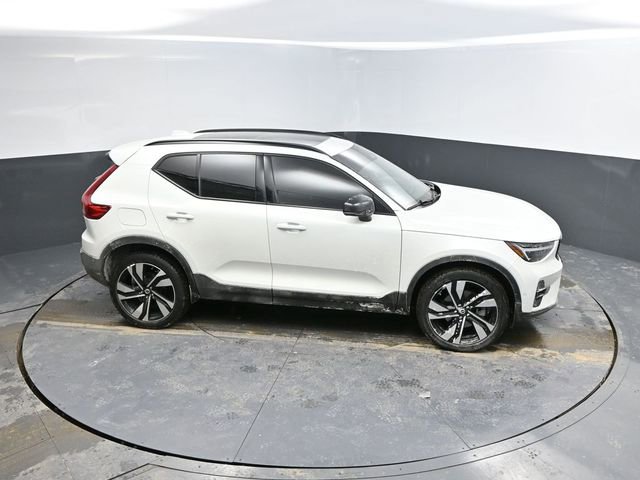 Used 2023 Volvo XC40 B5 Ultimate w/ Protection Package Premier image 41