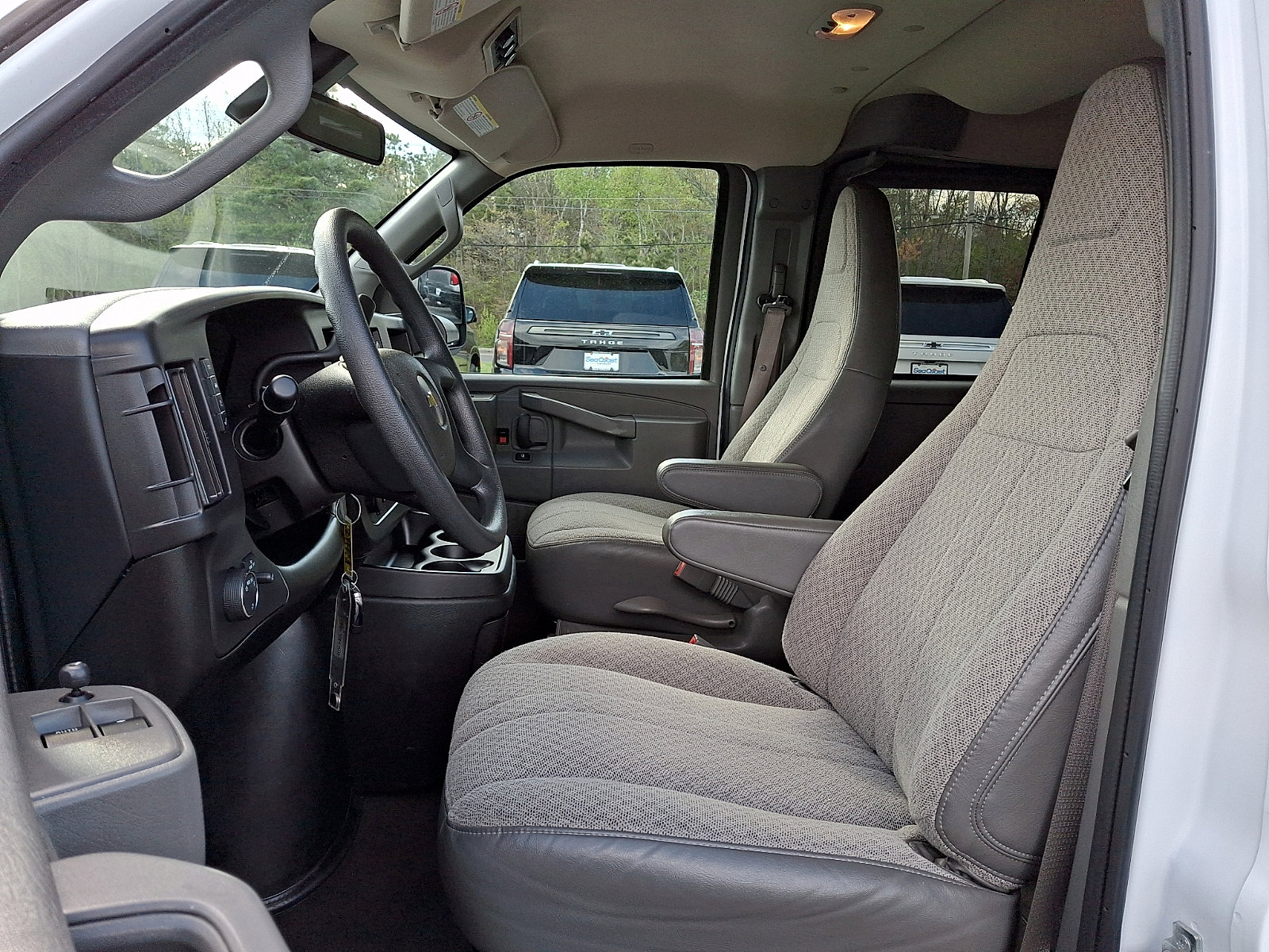 Used 2024 Chevrolet Express 3500 LT w/ LT Preferred Equipment Group RWD image 15