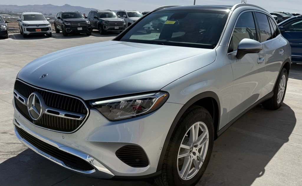Used 2026 Mercedes-Benz GLC 300 image 3