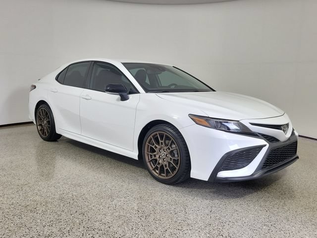 Used 2023 Toyota Camry SE w/ Convenience Package FWD image 4