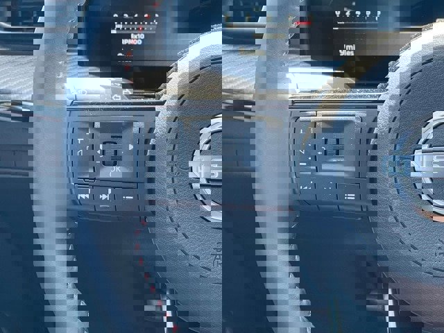 New 2025 Nissan Kicks SR image 21