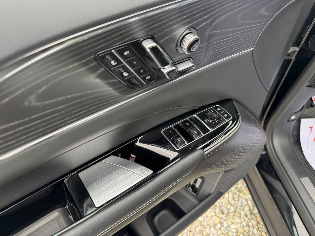 Certified 2024 Cadillac Lyriq Luxury image 28