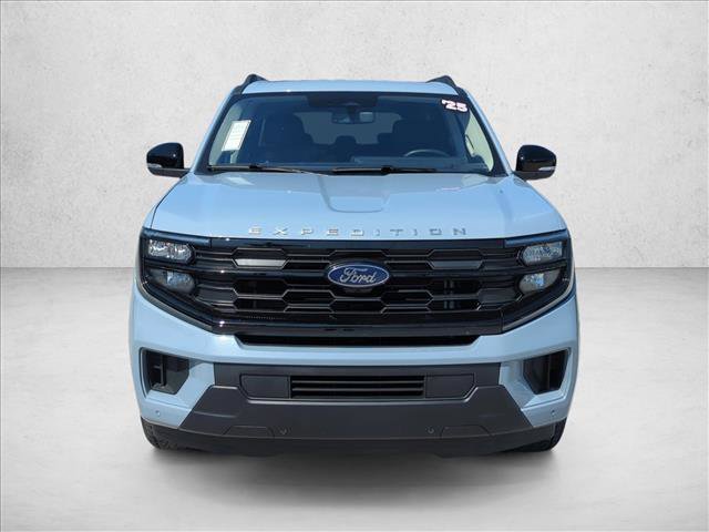 Used 2025 Ford Expedition Active image 2