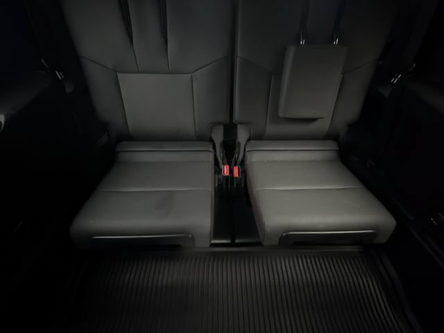 Used 2025 Lexus GX 550 w/ Accessory Package (2T) AWD/4WD image 17
