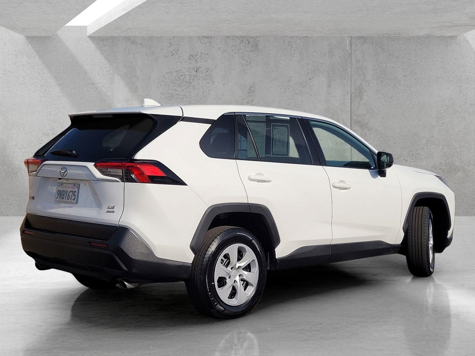 Used 2024 Toyota RAV4 LE image 4