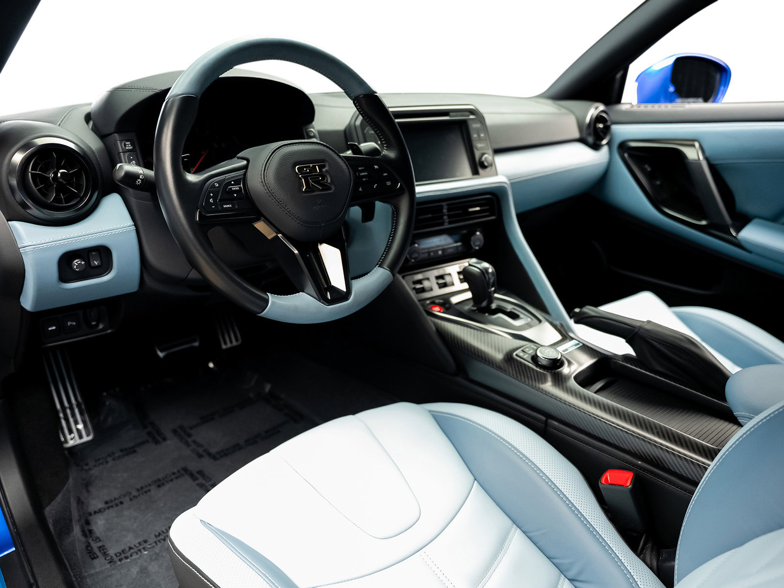 Used 2024 Nissan GT-R AWD/4WD image 31