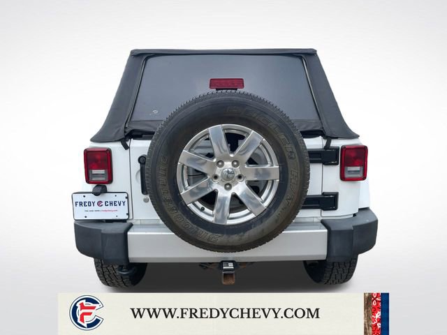 Used 2015 Jeep Wrangler Unlimited Sahara image 4