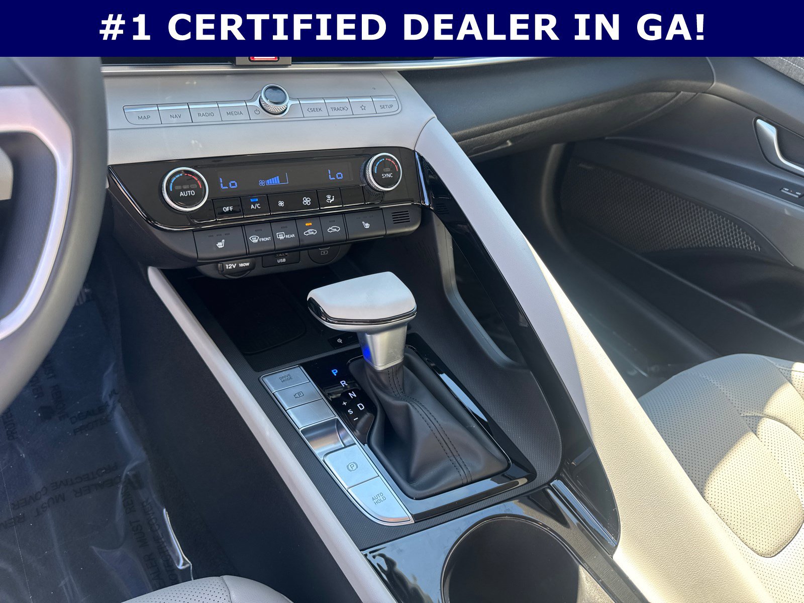 Certified 2025 Hyundai Elantra Limited image 30