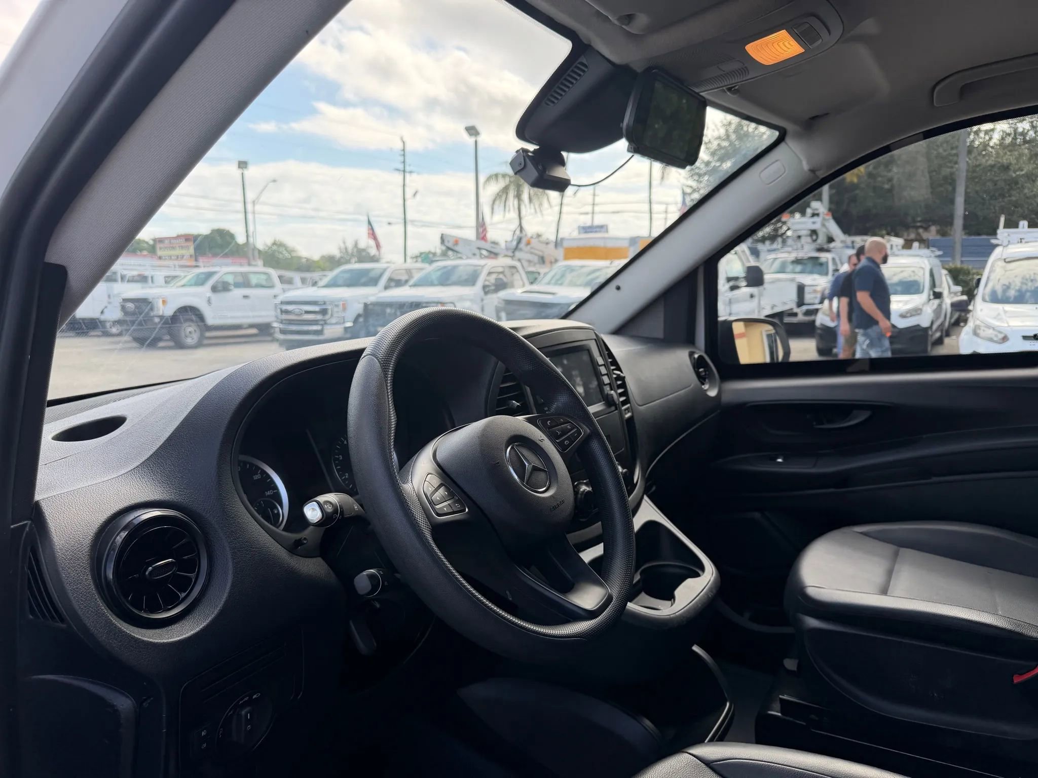 Used 2023 Mercedes-Benz Metris image 13