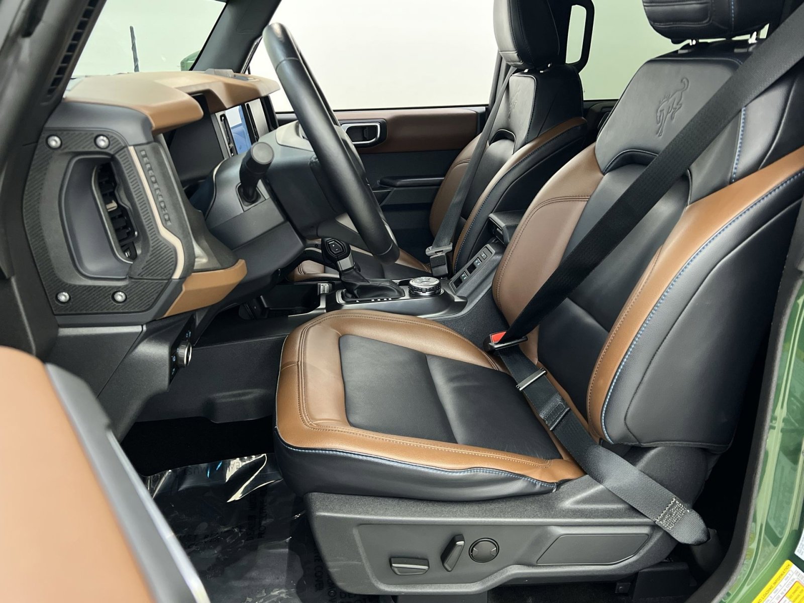 Used 2024 Ford Bronco Outer Banks image 11