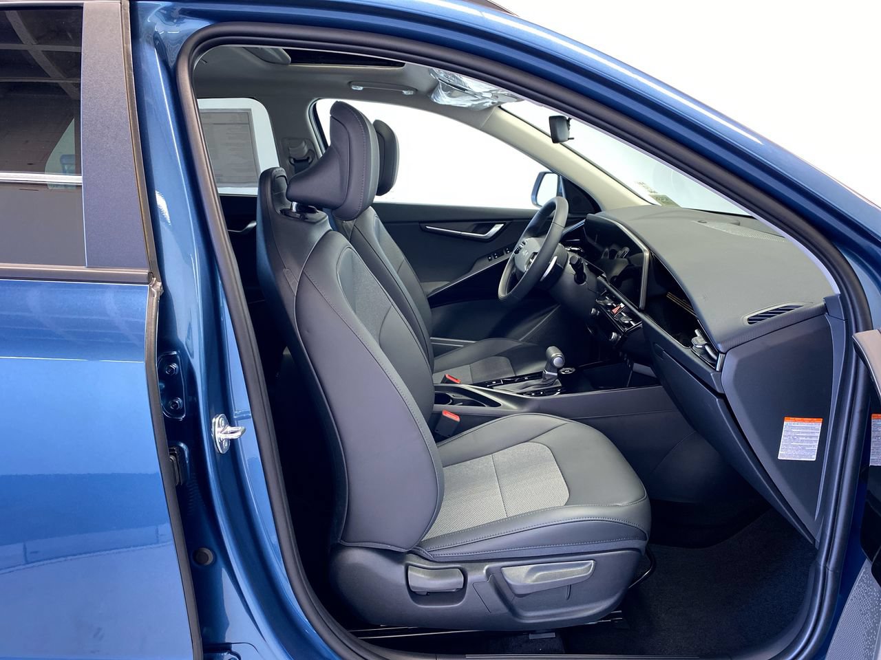 New 2026 Kia Niro EX FWD image 30